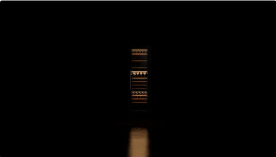 Vinera de encastre con capacidad para 93 botellas