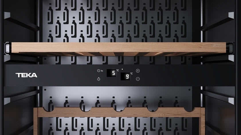 Vinera de encastre con capacidad para 93 botellas